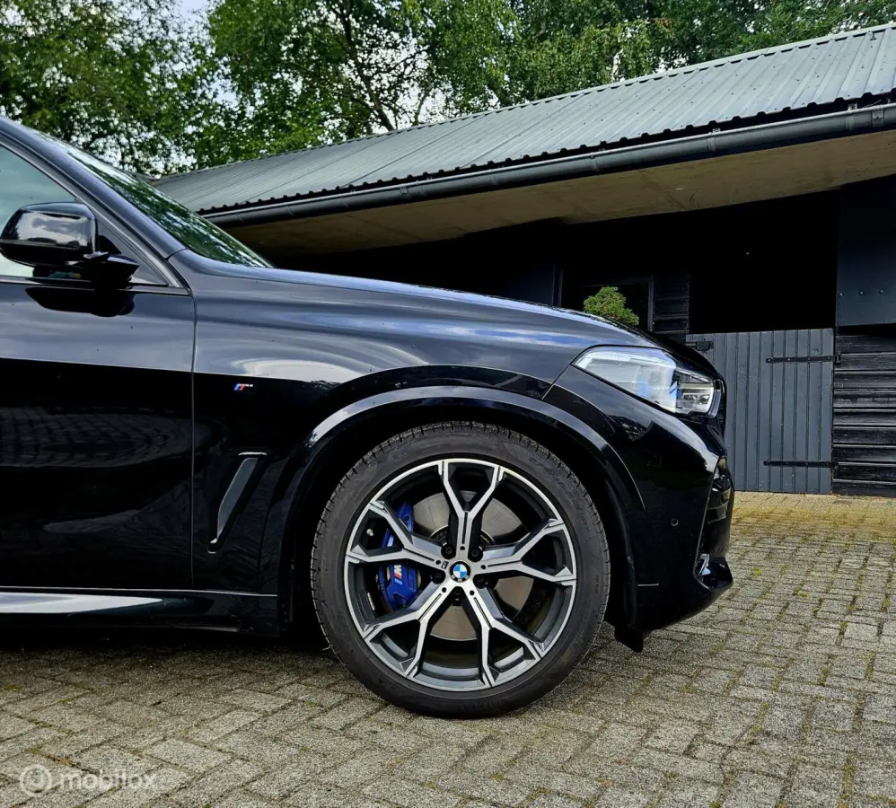 xDrive45E High Executive Hybride 394PK | SKY Lounge
