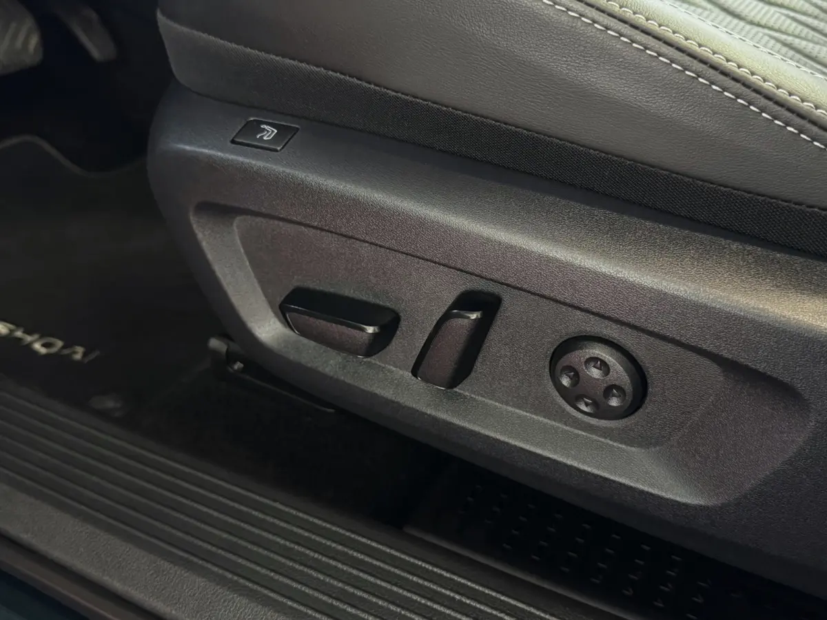 1.3 MHEV 160PK 4Cilinder TEKNA PLUS BOSE TWO TONE 20''LMV LEER ALCANTARA PANO MASSAGE BOSE STOEL/STUUR/RUIT VERW MATRIX.LED ELEK.KLEP HEADUP 20''LMV GOOGLE NAVI 03/2026 K ✅Top Auto's Wijch