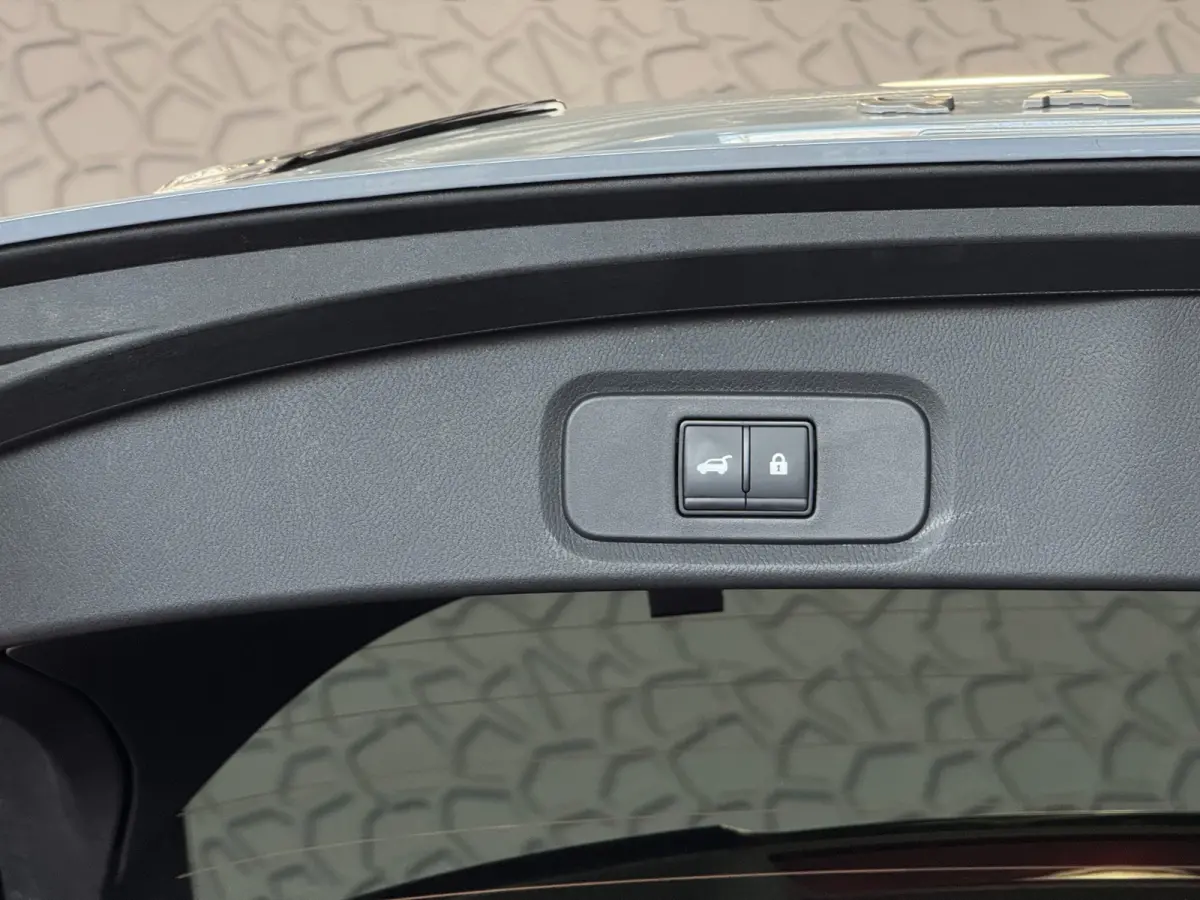 1.3 MHEV 160PK 4Cilinder TEKNA PLUS BOSE TWO TONE 20''LMV LEER ALCANTARA PANO MASSAGE BOSE STOEL/STUUR/RUIT VERW MATRIX.LED ELEK.KLEP HEADUP 20''LMV GOOGLE NAVI 03/2026 K ✅Top Auto's Wijch