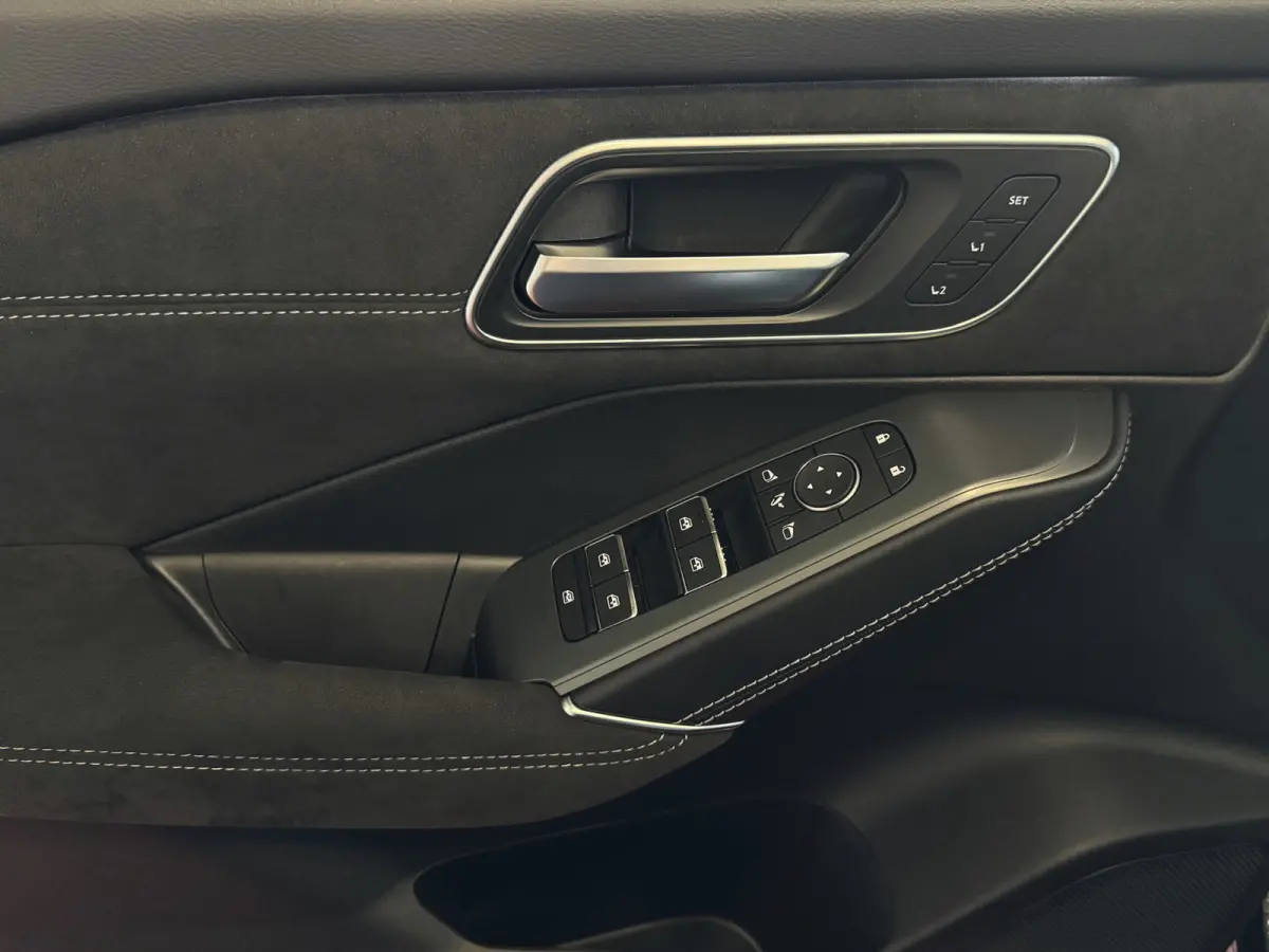 1.3 MHEV 160PK 4Cilinder TEKNA PLUS BOSE TWO TONE 20''LMV LEER ALCANTARA PANO MASSAGE BOSE STOEL/STUUR/RUIT VERW MATRIX.LED ELEK.KLEP HEADUP 20''LMV GOOGLE NAVI 03/2026 K ✅Top Auto's Wijch