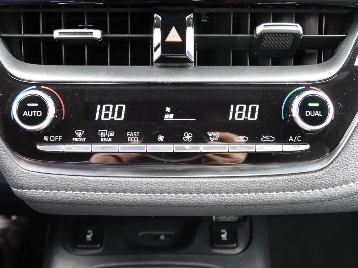1.8 Hybrid Business Plus H-LEER | CRUISE | LMV | CAMERA