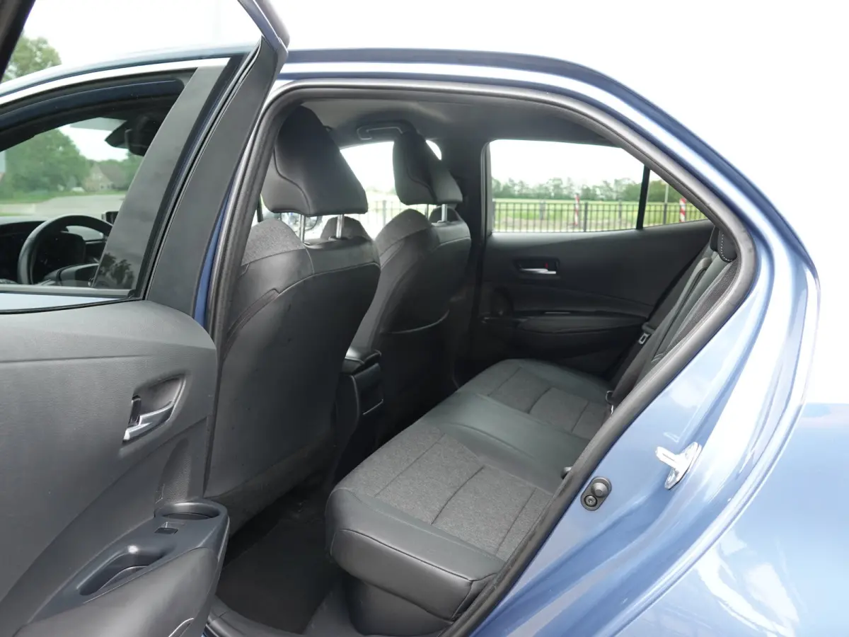 1.8 Hybrid Business Plus H-LEER | CRUISE | LMV | CAMERA