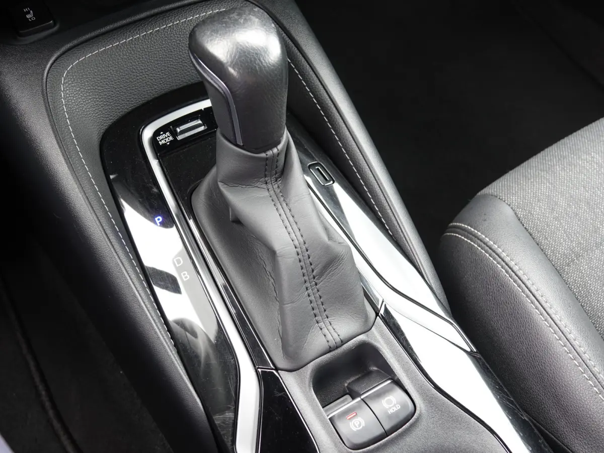 1.8 Hybrid Business Plus H-LEER | CRUISE | LMV | CAMERA