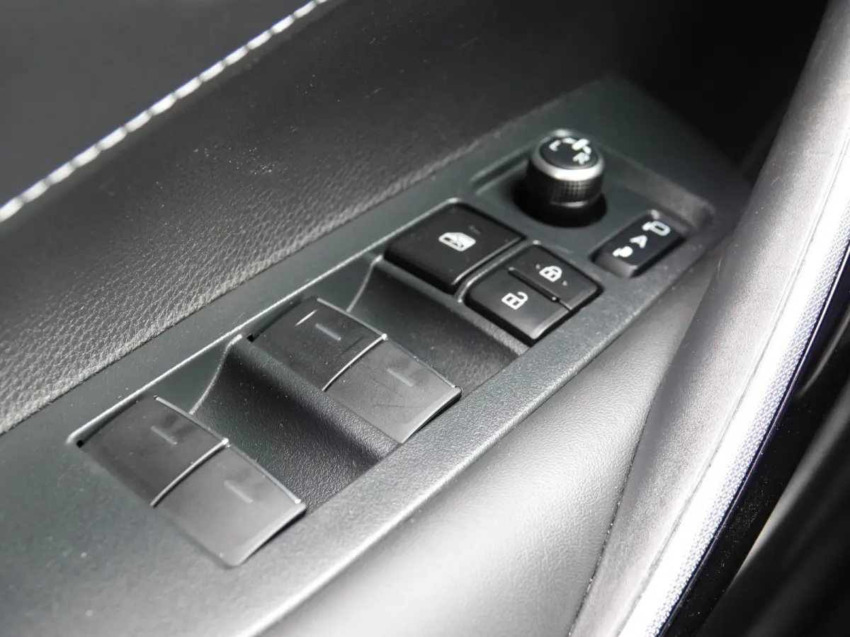 1.8 Hybrid Business Plus H-LEER | CRUISE | LMV | CAMERA