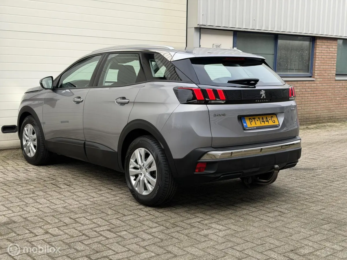 1.2 PureTech Blue Lease Premium