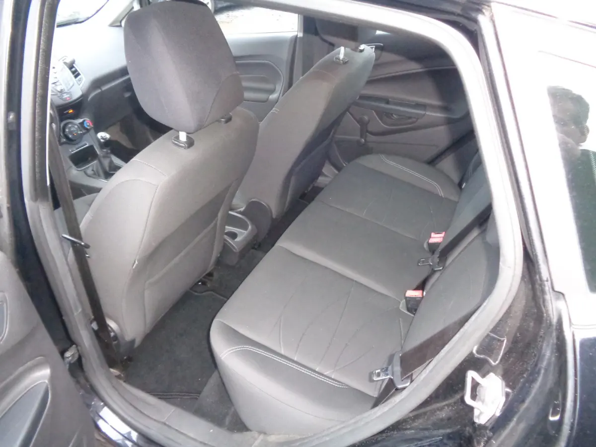 1.0 Style airco, trekhaak, LM velgen