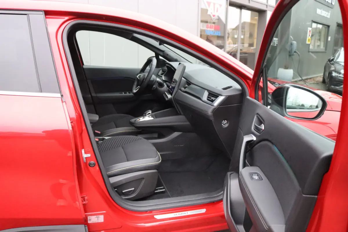 1.6 E-Tech Hybrid 145PK Iconic 360-camera/Winter-pack/Elektr.-stoel/Elektr.-klep/Gr.-navigatie