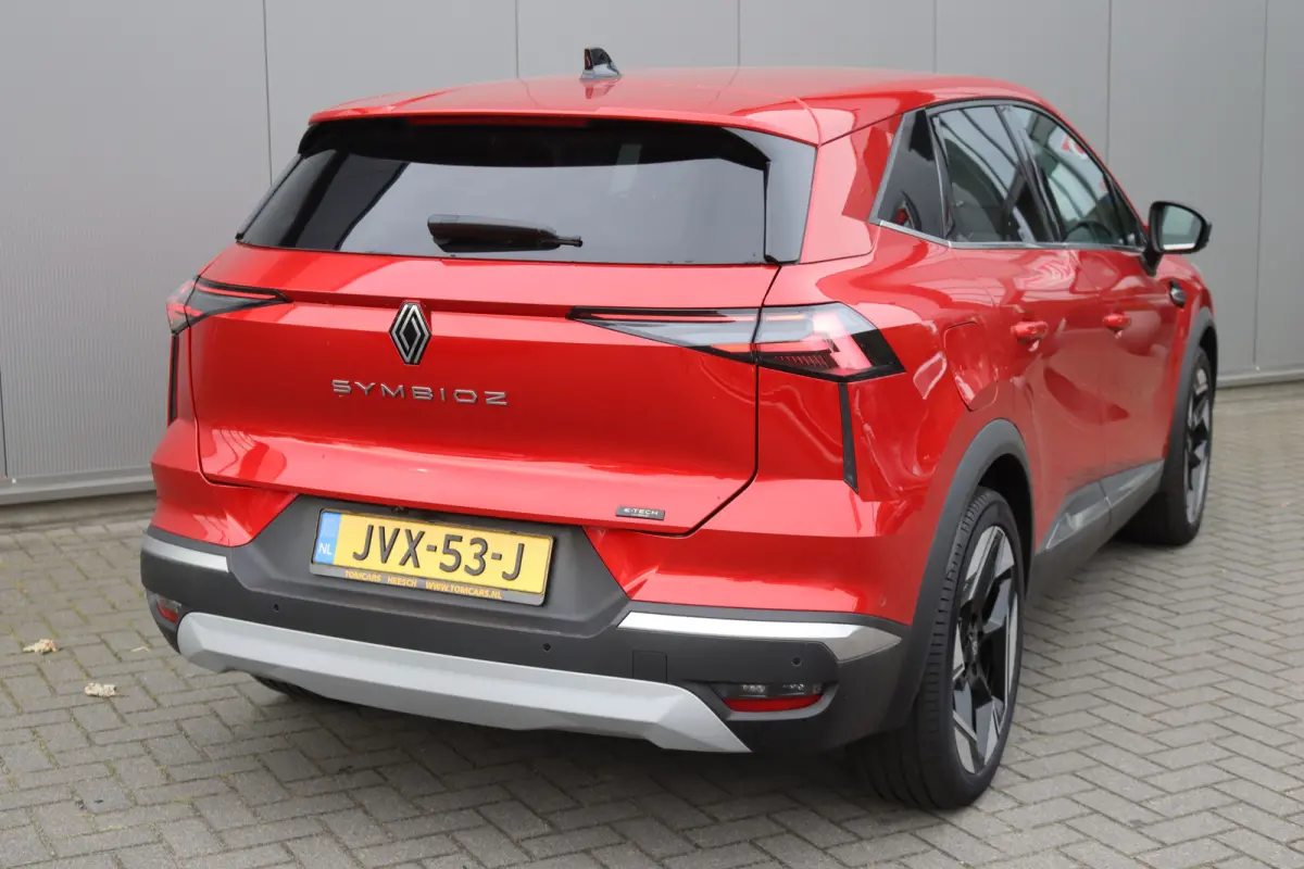 1.6 E-Tech Hybrid 145PK Iconic 360-camera/Winter-pack/Elektr.-stoel/Elektr.-klep/Gr.-navigatie