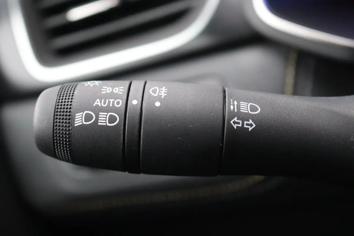1.6 E-Tech Hybrid 145PK Iconic 360-camera/Winter-pack/Elektr.-stoel/Elektr.-klep/Gr.-navigatie