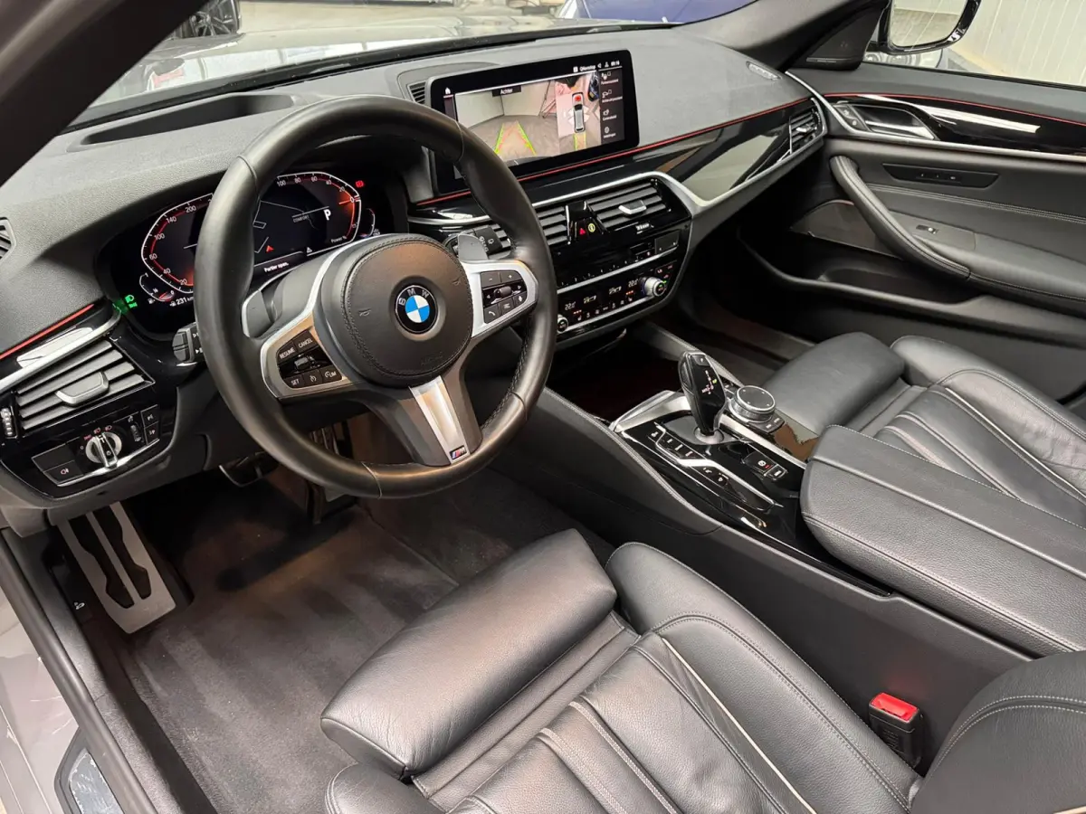 520i High Executive M-SPORT l PANO l HUD l H/K l 360 CAMERA l ORG.NL l ORG.NL l NAP l BTW