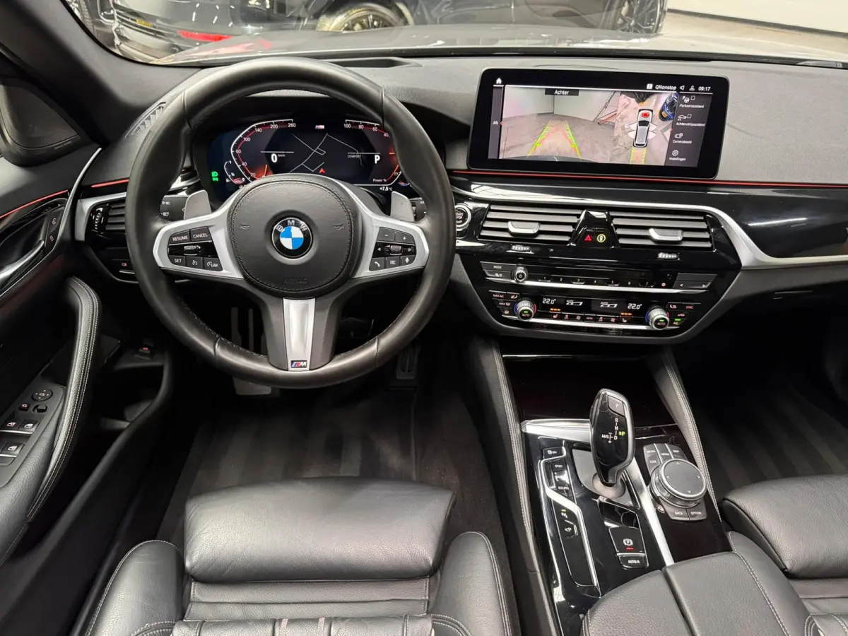 520i High Executive M-SPORT l PANO l HUD l H/K l 360 CAMERA l ORG.NL l ORG.NL l NAP l BTW