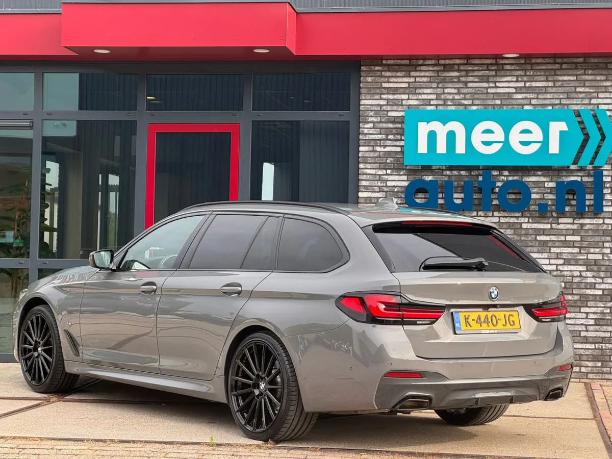 520i High Executive M-SPORT l PANO l HUD l H/K l 360 CAMERA l ORG.NL l ORG.NL l NAP l BTW