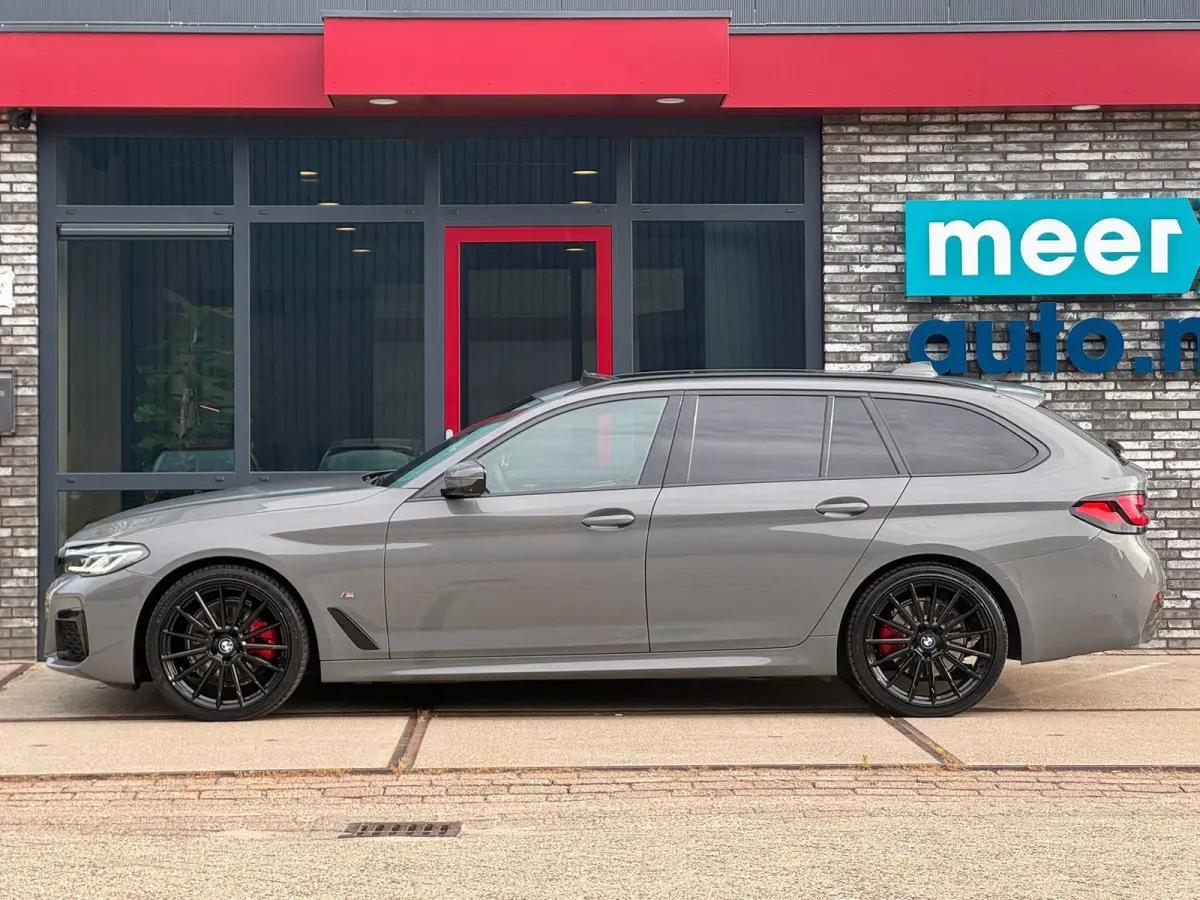 520i High Executive M-SPORT l PANO l HUD l H/K l 360 CAMERA l ORG.NL l ORG.NL l NAP l BTW