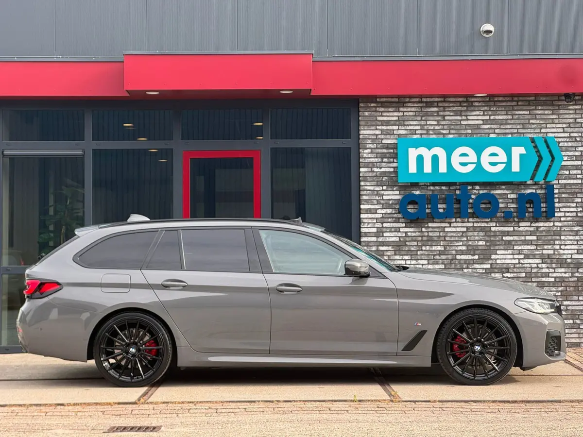 520i High Executive M-SPORT l PANO l HUD l H/K l 360 CAMERA l ORG.NL l ORG.NL l NAP l BTW