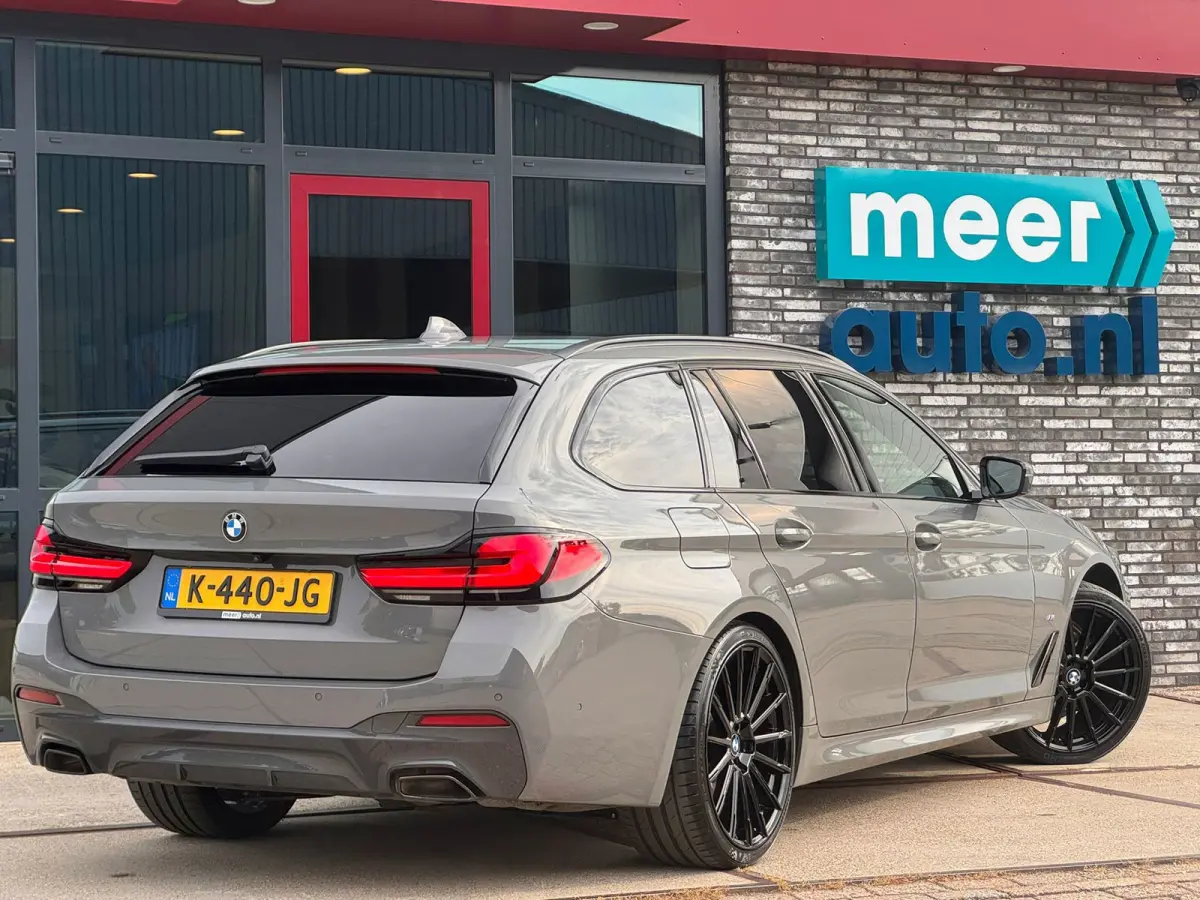 520i High Executive M-SPORT l PANO l HUD l H/K l 360 CAMERA l ORG.NL l ORG.NL l NAP l BTW