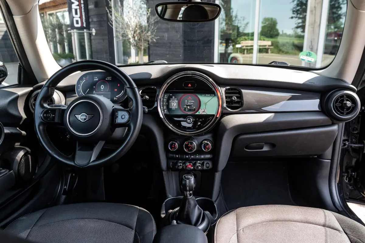 1.5 One Essential I NAP I Navigatie I Climate I Cruise I Dealeronderhouden I 1e Eigenaar I BTW Auto