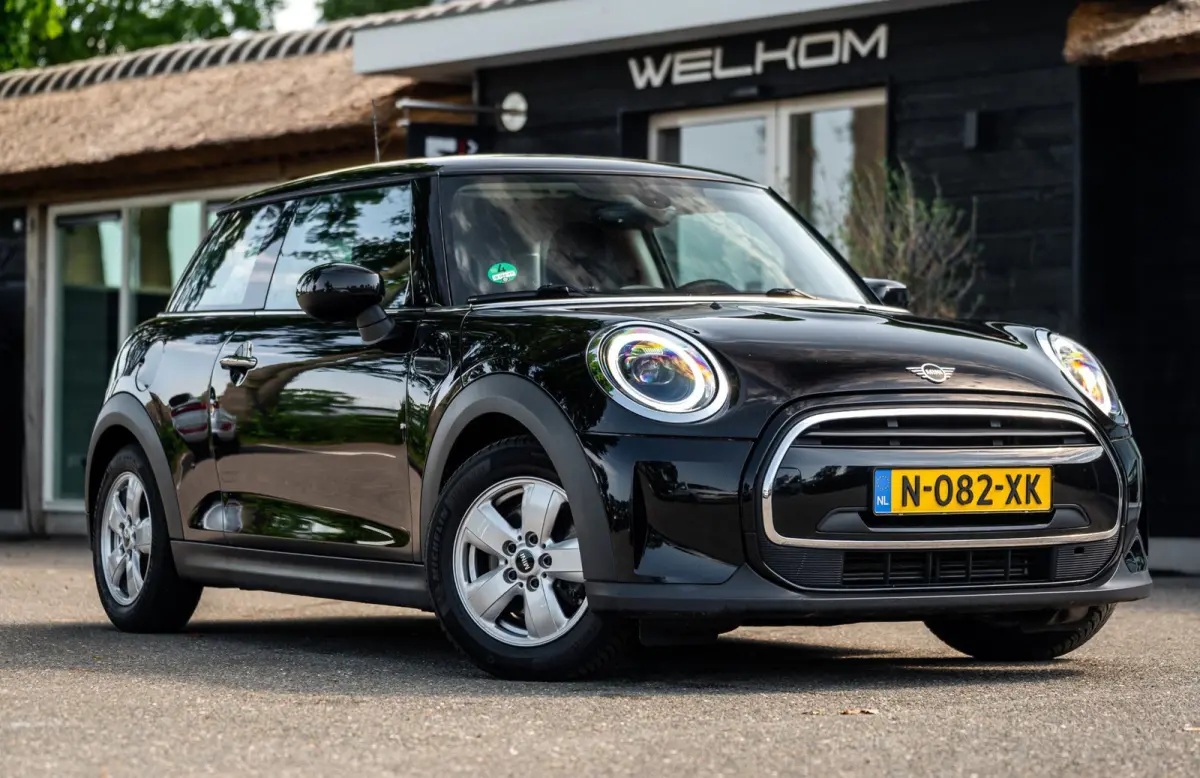 1.5 One Essential I NAP I Navigatie I Climate I Cruise I Dealeronderhouden I 1e Eigenaar I BTW Auto