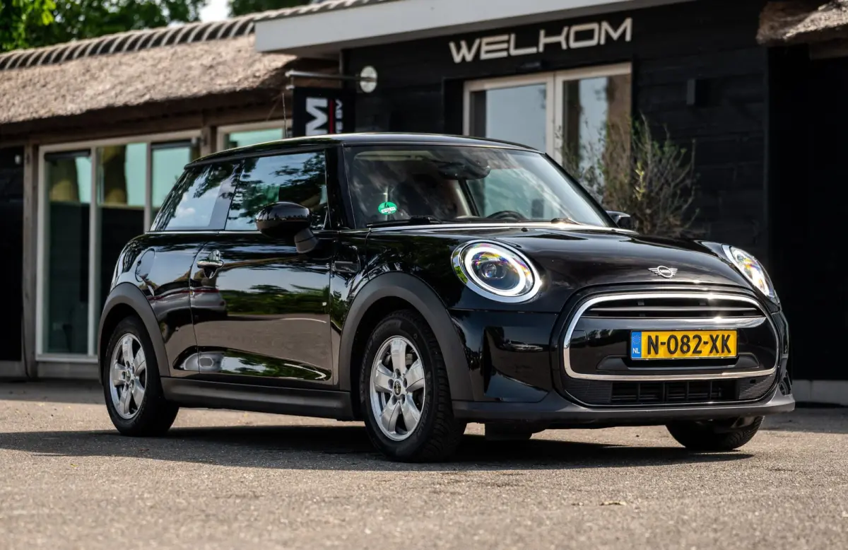 1.5 One Essential I NAP I Navigatie I Climate I Cruise I Dealeronderhouden I 1e Eigenaar I BTW Auto