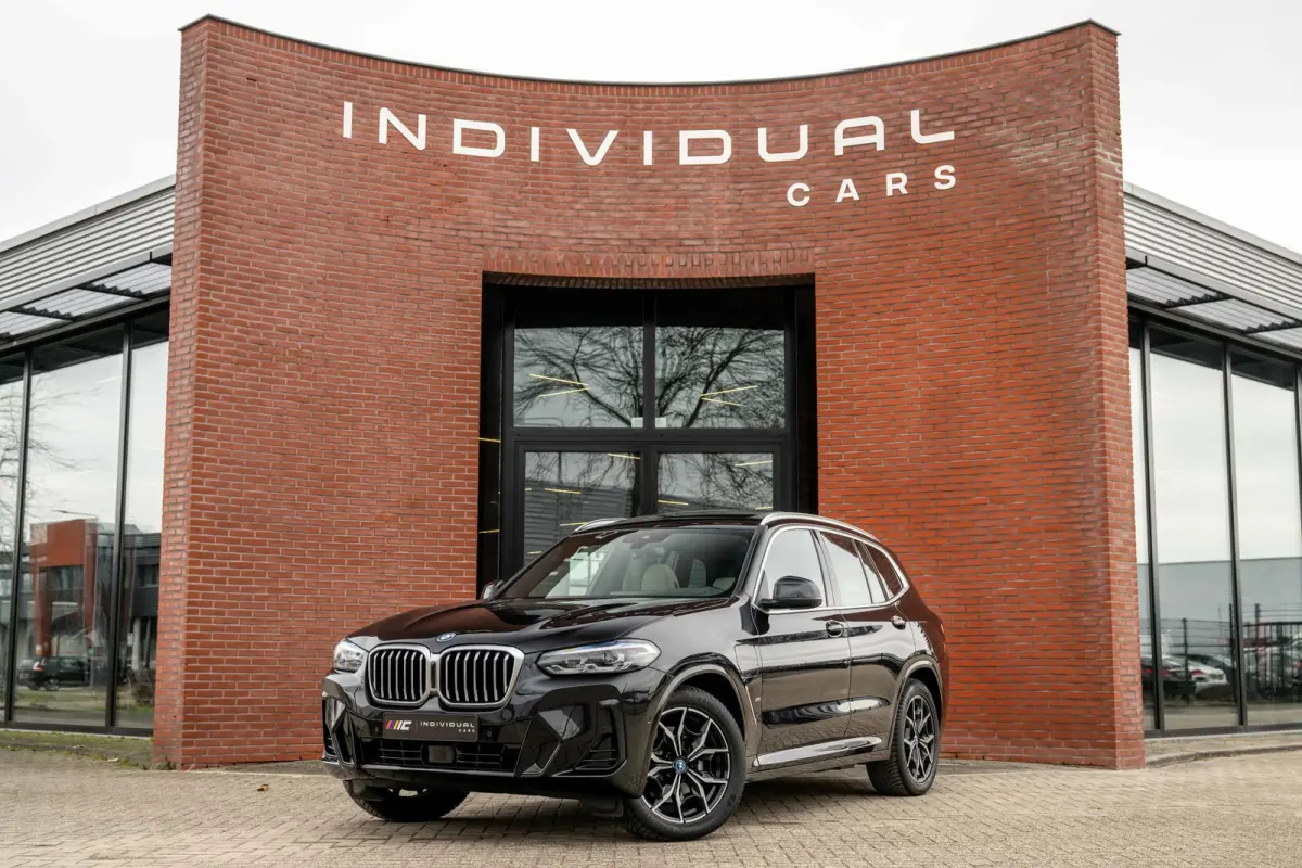 xDrive30e M-Sport ACC Panorama HuD Trekhaak Leder