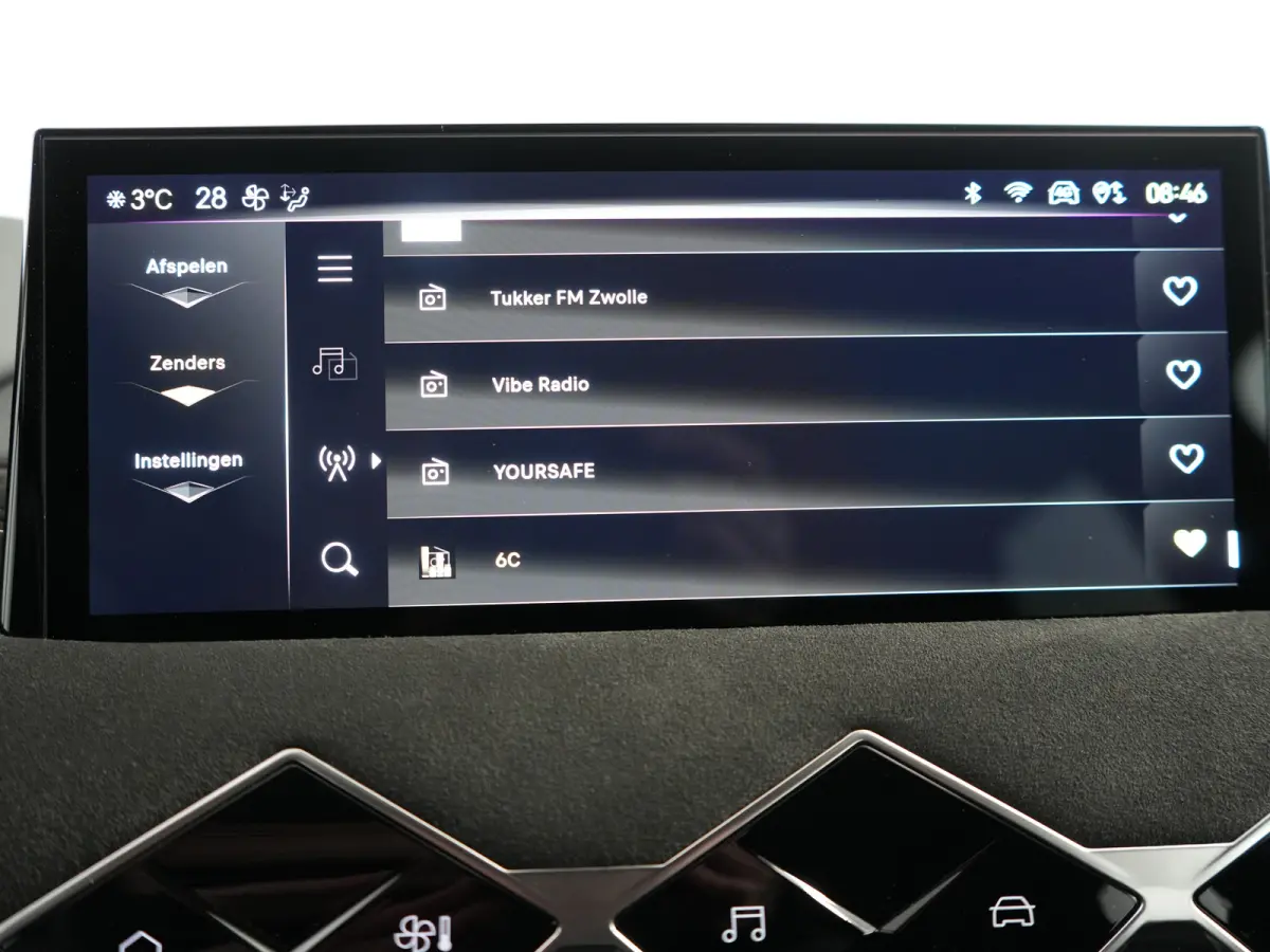 Performance Line | 17" lichtmetalen velgen DUBLIN | DS Iris Navigatie System | Draadloze Apple CarPlay™, Android Auto®