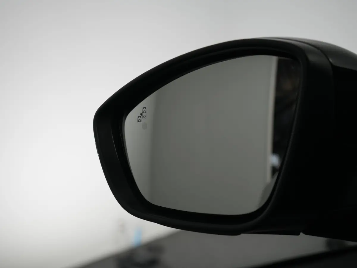 Performance Line | 17" lichtmetalen velgen DUBLIN | DS Iris Navigatie System | Draadloze Apple CarPlay™, Android Auto®