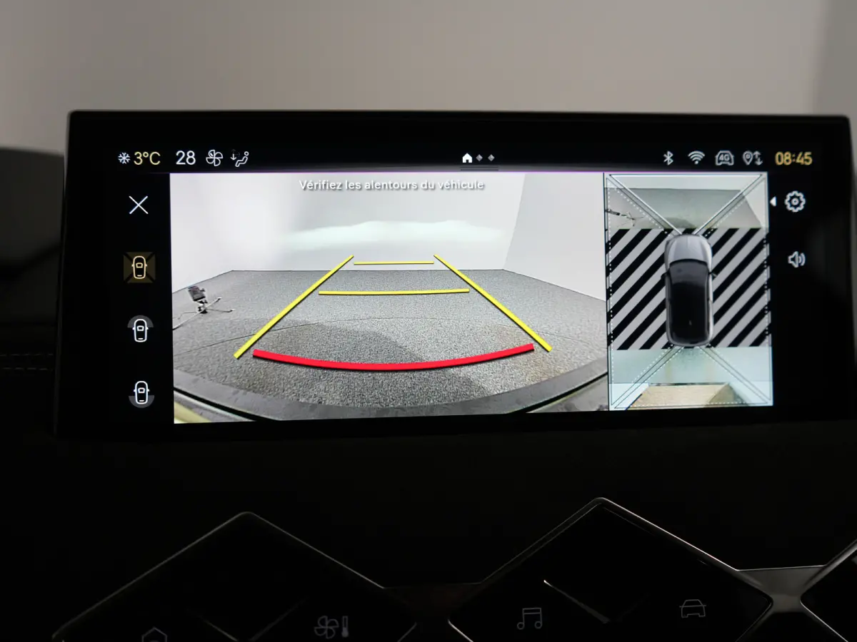 Performance Line | 17" lichtmetalen velgen DUBLIN | DS Iris Navigatie System | Draadloze Apple CarPlay™, Android Auto®