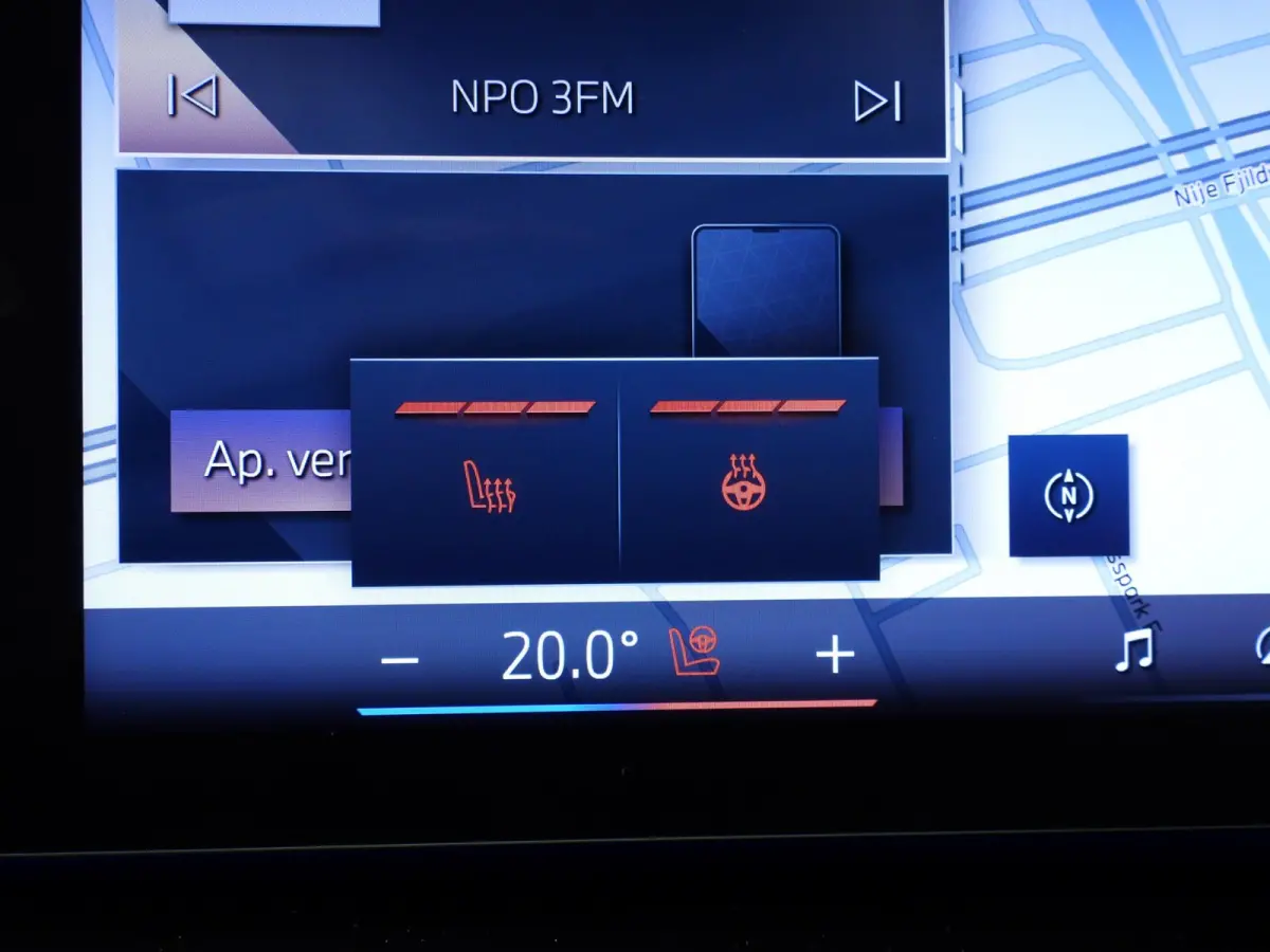 520i M Sportpakket Pro | Innovation Pack | Travel Pack | High Executive | Iconic Glow | Harman Kardon | Panoramadak | Trekhaak | Showroom Selection