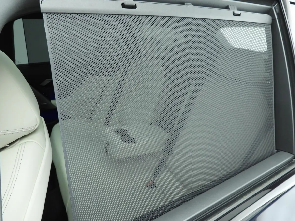 520i M Sportpakket Pro | Innovation Pack | Travel Pack | High Executive | Iconic Glow | Harman Kardon | Panoramadak | Trekhaak | Showroom Selection