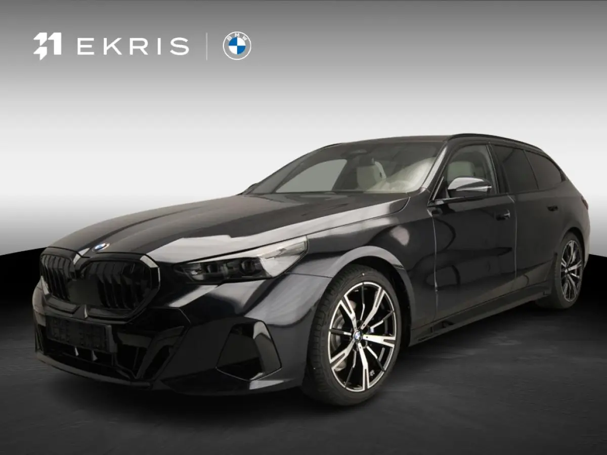 520i M Sportpakket Pro | Innovation Pack | Travel Pack | High Executive | Iconic Glow | Harman Kardon | Panoramadak | Trekhaak | Showroom Selection