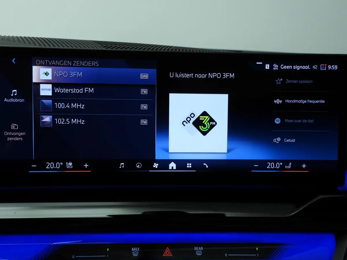 520i M Sportpakket Pro | Innovation Pack | Travel Pack | High Executive | Iconic Glow | Harman Kardon | Panoramadak | Trekhaak | Showroom Selection