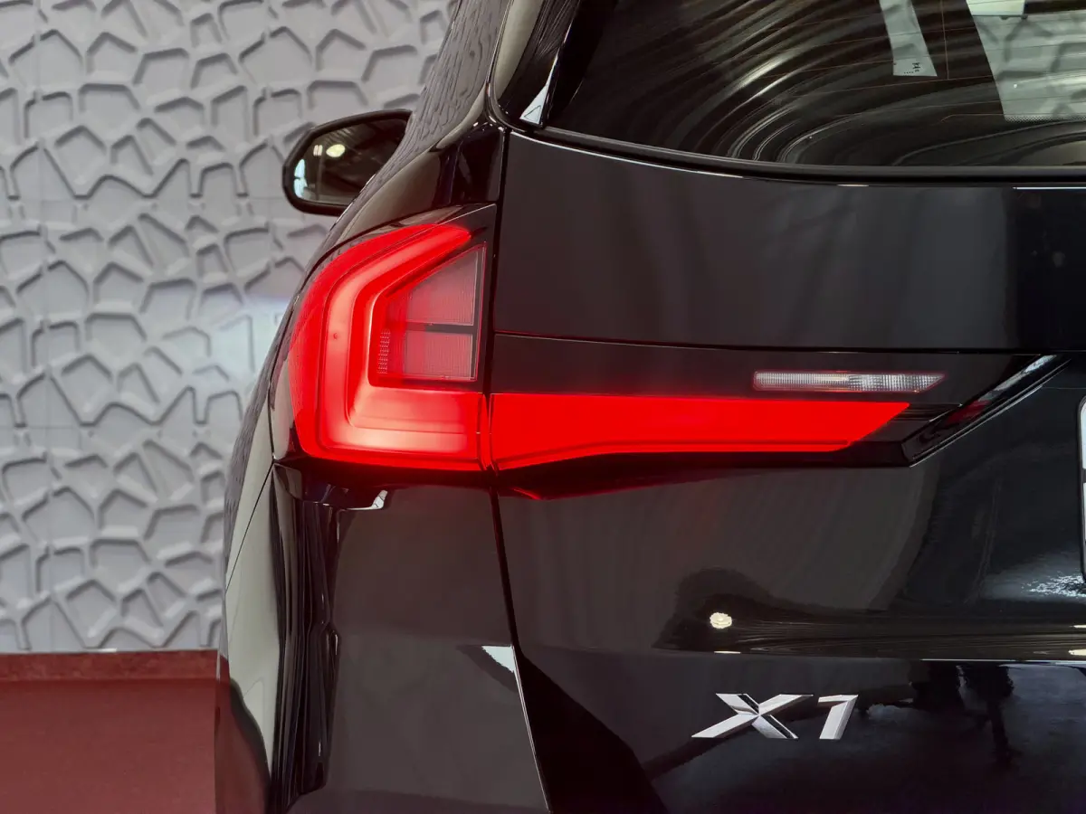 SDRIVE M-SPORT SHADOW LINE NAVI LED ELEK.KLEP CRUISE LEER/ALCANTARA CAMERA M-SPORT INTERIEUR / EXTERIEUR ✅ Top Auto's. Al 30 Jaar uw Bmw Specialist in ,  BMW M / M Sport / PHEV / HEV / Hyb