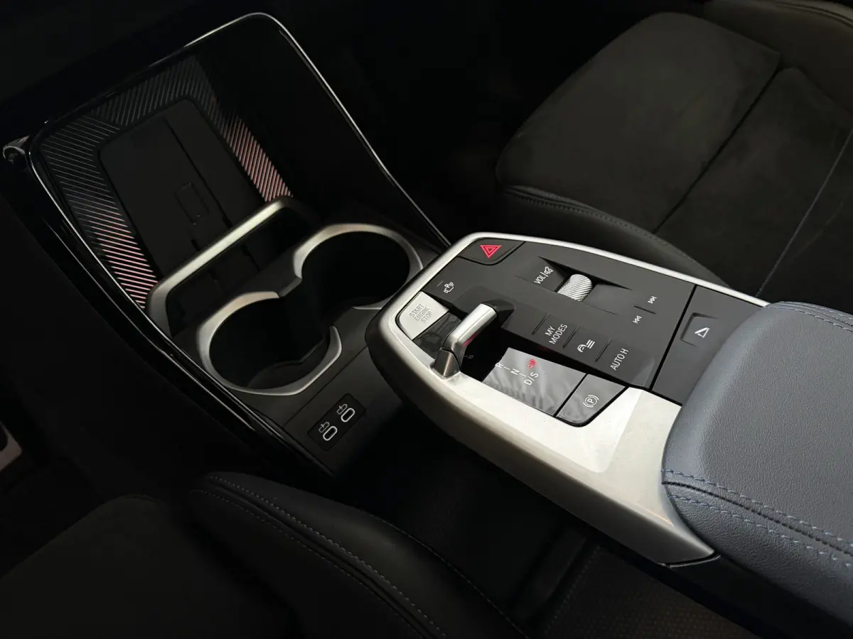 SDRIVE M-SPORT SHADOW LINE NAVI LED ELEK.KLEP CRUISE LEER/ALCANTARA CAMERA M-SPORT INTERIEUR / EXTERIEUR ✅ Top Auto's. Al 30 Jaar uw Bmw Specialist in ,  BMW M / M Sport / PHEV / HEV / Hyb