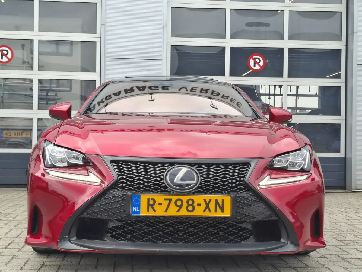 300h F SPORT Line | Navigatie | LM Velgen 19" | Voorstoelen Verwarmd/Geventileerd | Achteruitrijcamera + PDC Voor en Achter | Lederen Bekleding |