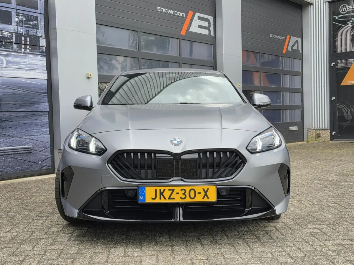 120 M Sport Pak. Pro|FULL OPTION|FROZEN GREY|UNIEK!