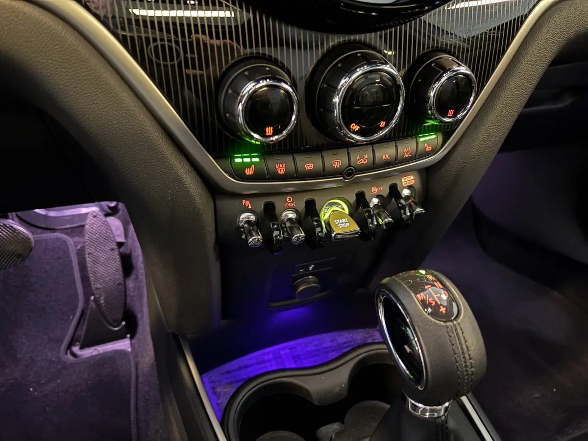 Cooper ALL4 MINI Yours 5x MINI Countryman Cooper S E ALL4 MINI Yours 5x MINI Countryman Cooper S E ALL4 MINI Yours 4x MINI Countryman Cooper S E ALL4 MINI Yours 4x