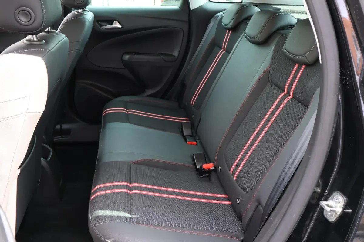 1.2 GS Line 1e Eigenaar | Dealer Onderh | NL-Auto | BTW | Winterpack | Camera | Navi | Climate | LED | Carplay | DAB | Cruise | PDC | LMV