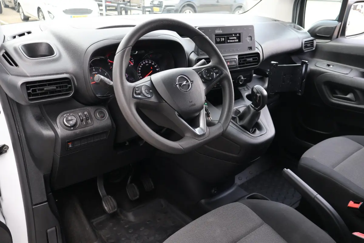 1.5D L2H1 Edition 1e Eigenaar | Dealer Onderh | BTW | NL-Auto | 2xSchuifdeur | Inrichting | Bluetooth | Cruise | Start/Stop | Hill-Hold | PDC