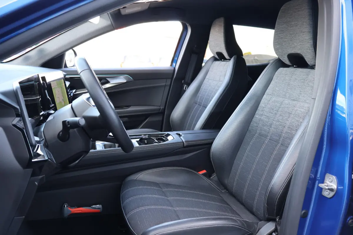 1.2 mild hybrid advanced 130 techno 1e Eigenaar | Volledig Onderh | BTW | NL-Auto | 360 Cam | Sfeer | Navi | Elek Klep | Stoelverwarming | Climate | Carplay | Ad Cruise | Full Led | Keyless 