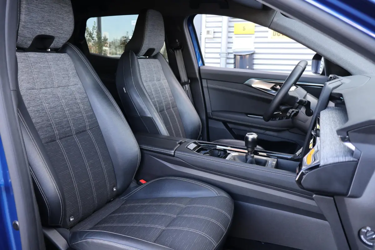 1.2 mild hybrid advanced 130 techno 1e Eigenaar | Volledig Onderh | BTW | NL-Auto | 360 Cam | Sfeer | Navi | Elek Klep | Stoelverwarming | Climate | Carplay | Ad Cruise | Full Led | Keyless 