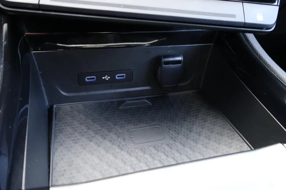 1.2 mild hybrid advanced 130 techno 1e Eigenaar | Volledig Onderh | BTW | NL-Auto | 360 Cam | Sfeer | Navi | Elek Klep | Stoelverwarming | Climate | Carplay | Ad Cruise | Full Led | Keyless 