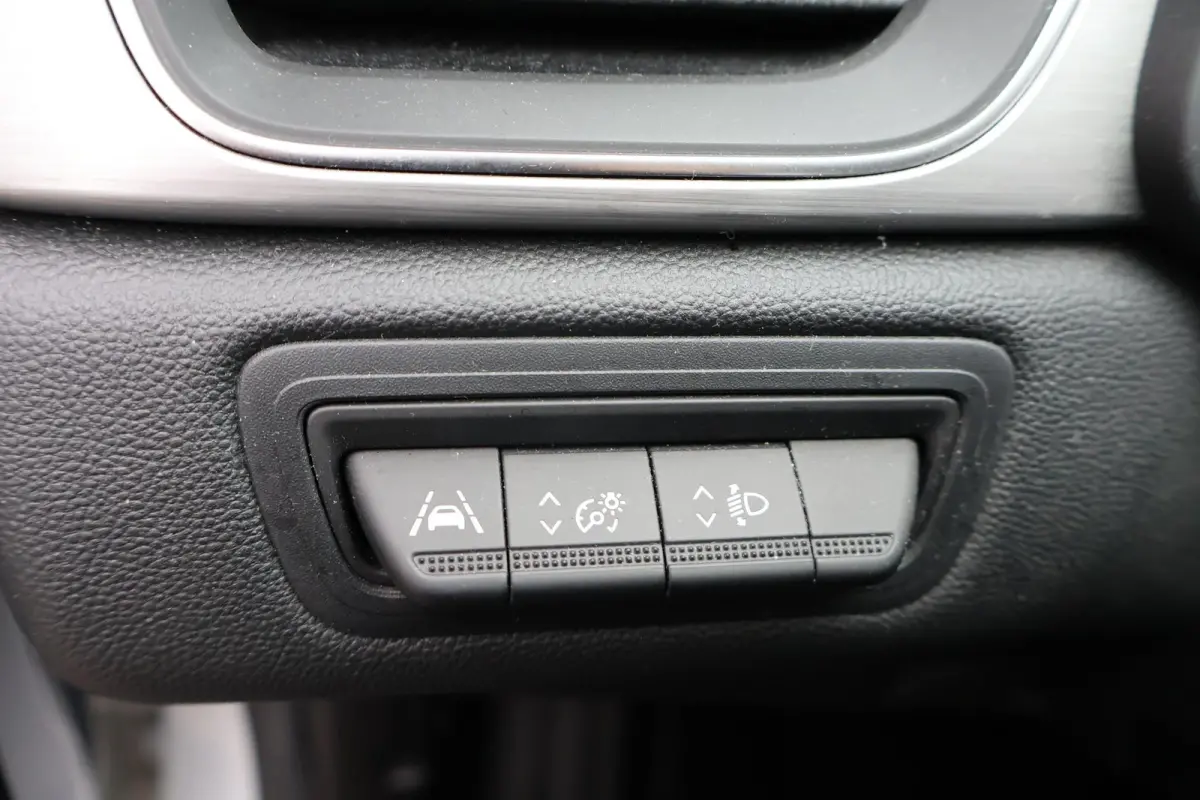 1.0 TCe 100 Intens 1 Eigenaar | NAP | Volledig Onderh | BTW | Two-Tone | Carplay | Navi | Climate | LED | Cruise | Bots | Multi Sense | Keyless | PDC