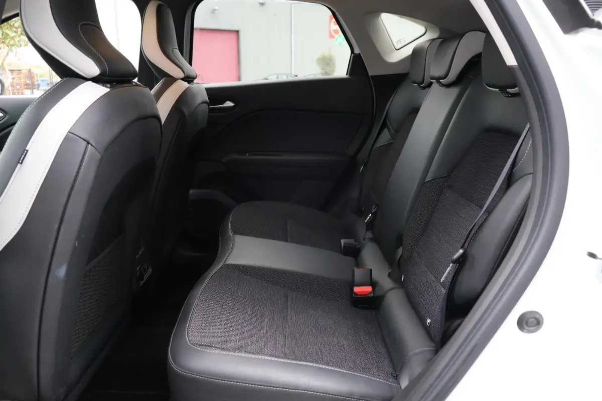 1.0 TCe 100 Intens 1 Eigenaar | NAP | Volledig Onderh | BTW | Two-Tone | Carplay | Navi | Climate | LED | Cruise | Bots | Multi Sense | Keyless | PDC