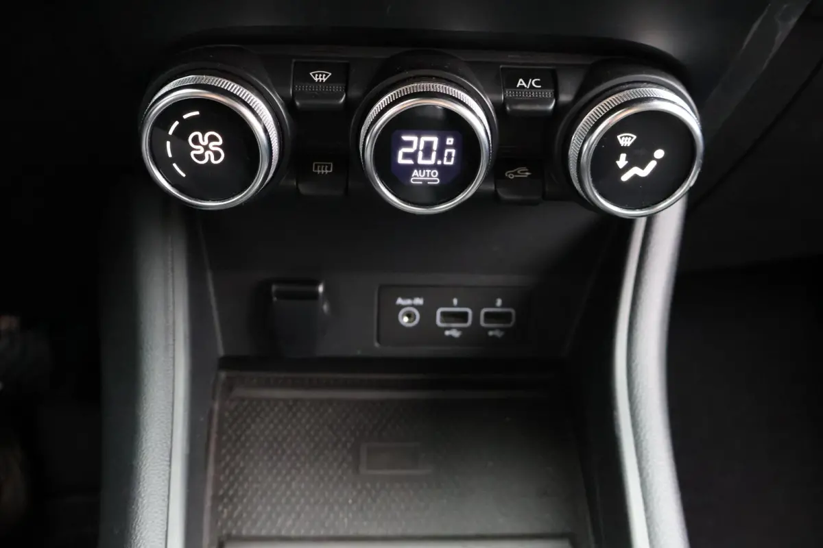 1.0 TCe 100 Intens 1 Eigenaar | NAP | Volledig Onderh | BTW | Two-Tone | Carplay | Navi | Climate | LED | Cruise | Bots | Multi Sense | Keyless | PDC