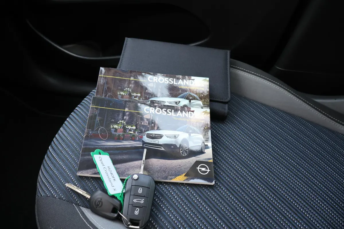 1.2 Turbo 120 Jaar Edition 2e Eigenaar | Dealer Onderh | NL-Auto | Pano | Winterpack | Camera | LED | Climate | Carplay | Edition+ Pack | Bots | PDC