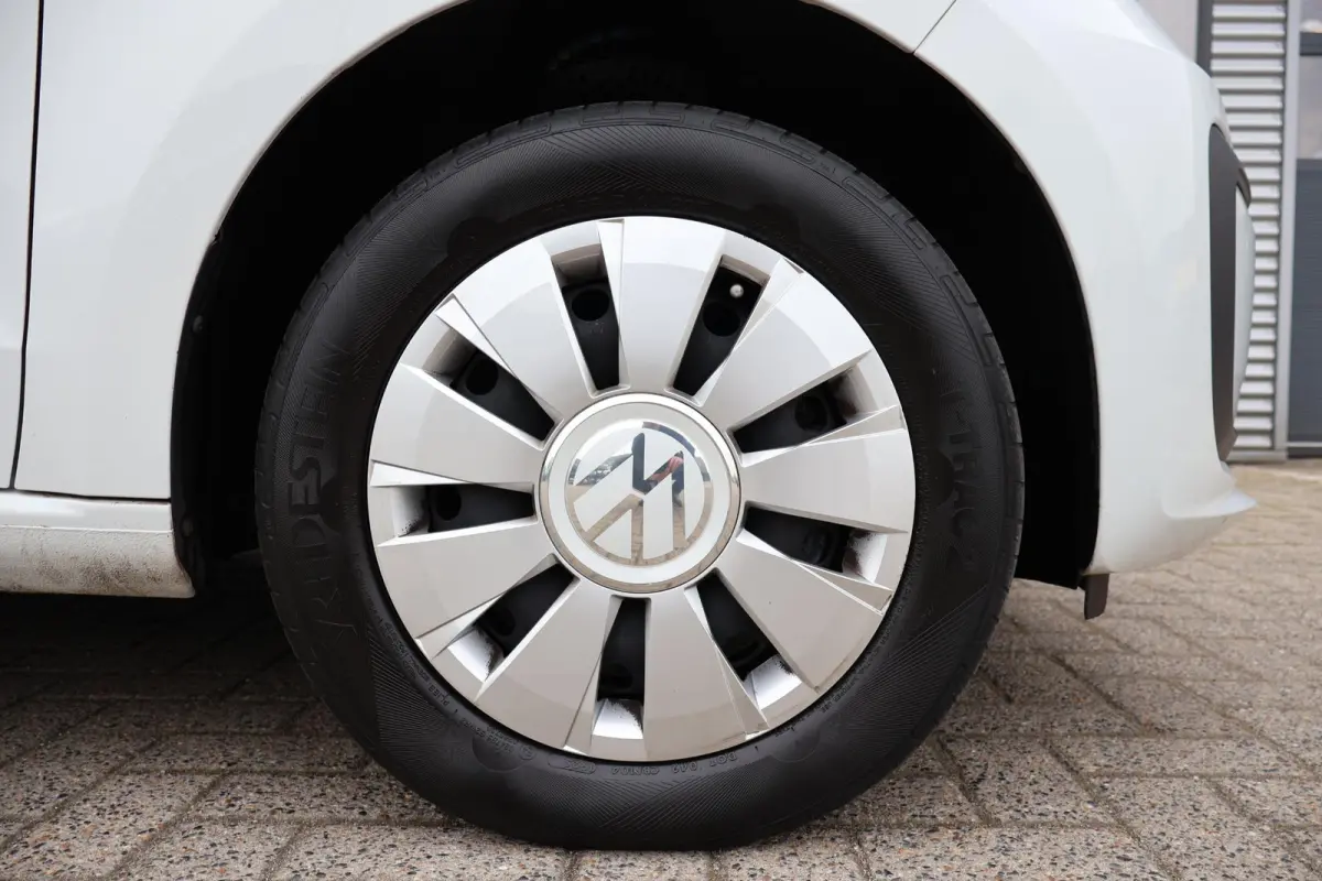 Up! 1.0 BMT move up! 1e Eigenaar | Dealer onderh | BTW | NL-Auto | Airco | Bluetooth | Multimedia | LED | Hill-Hold | Start/stop