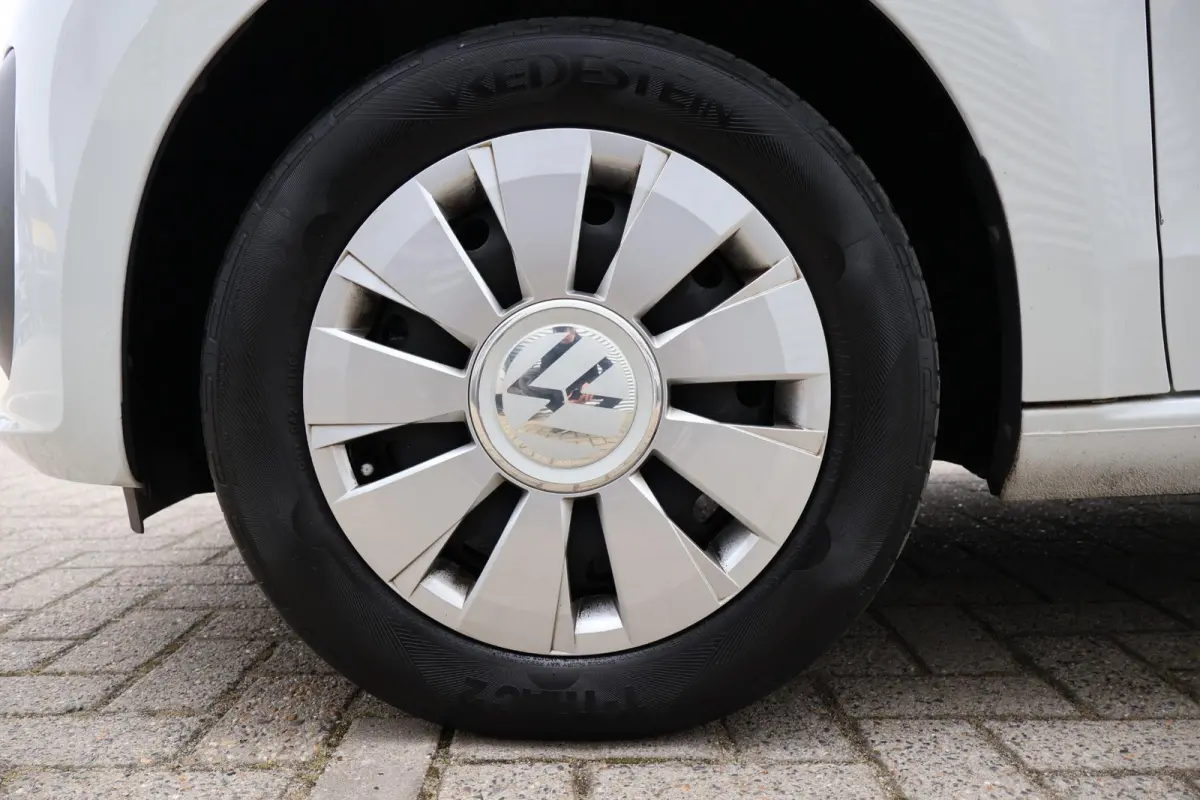 Up! 1.0 BMT move up! 1e Eigenaar | Dealer onderh | BTW | NL-Auto | Airco | Bluetooth | Multimedia | LED | Hill-Hold | Start/stop