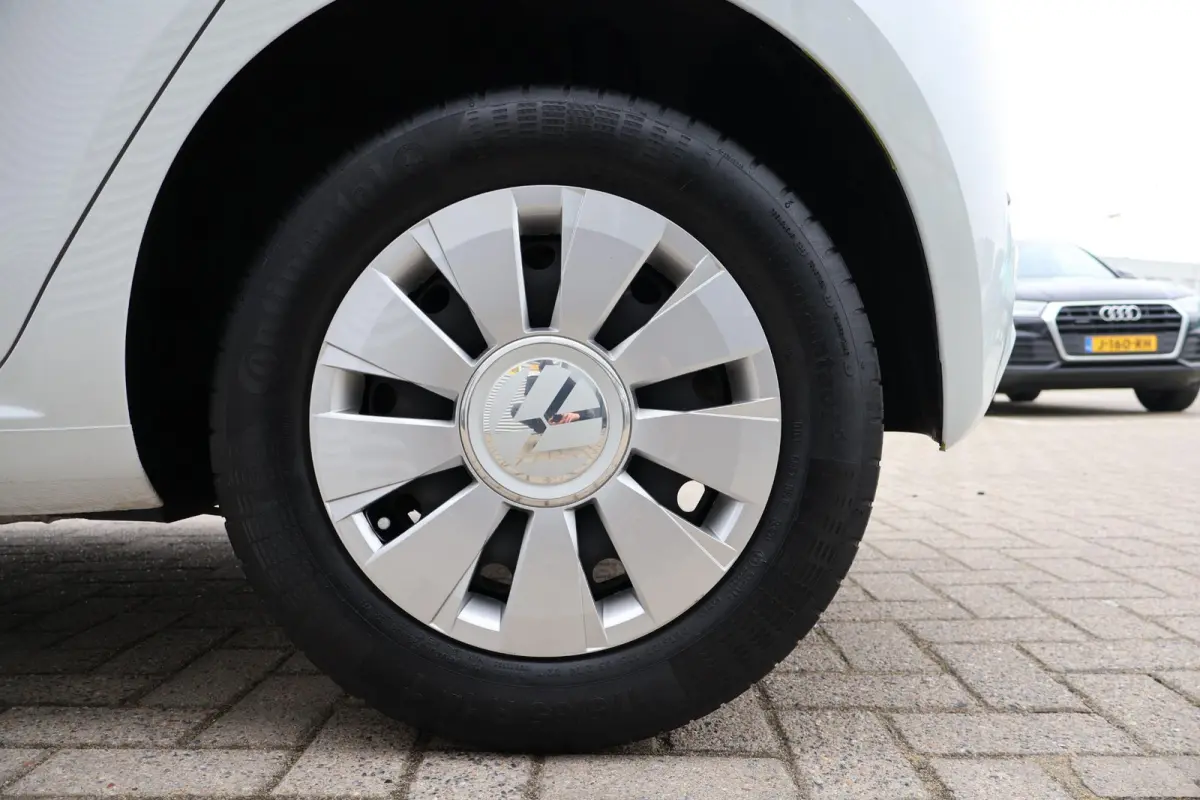 Up! 1.0 BMT move up! 1e Eigenaar | Dealer onderh | BTW | NL-Auto | Airco | Bluetooth | Multimedia | LED | Hill-Hold | Start/stop