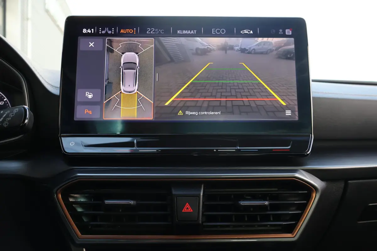1.4 VZ Copper Edition 245PK | 1e Eigenaar | Dealer Onderh. | BTW | Cupra knop | Sfeer | 360Cam | Winterpack | Matrix LED | Camera | Elek klep | ACC | Climate | Carplay | 1 Laadkabel | Donker