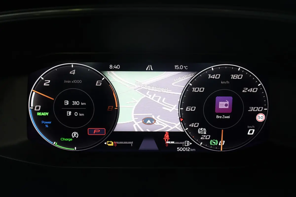 1.4 VZ Copper Edition 245PK | 1e Eigenaar | Dealer Onderh. | BTW | Cupra knop | Sfeer | 360Cam | Winterpack | Matrix LED | Camera | Elek klep | ACC | Climate | Carplay | 1 Laadkabel | Donker