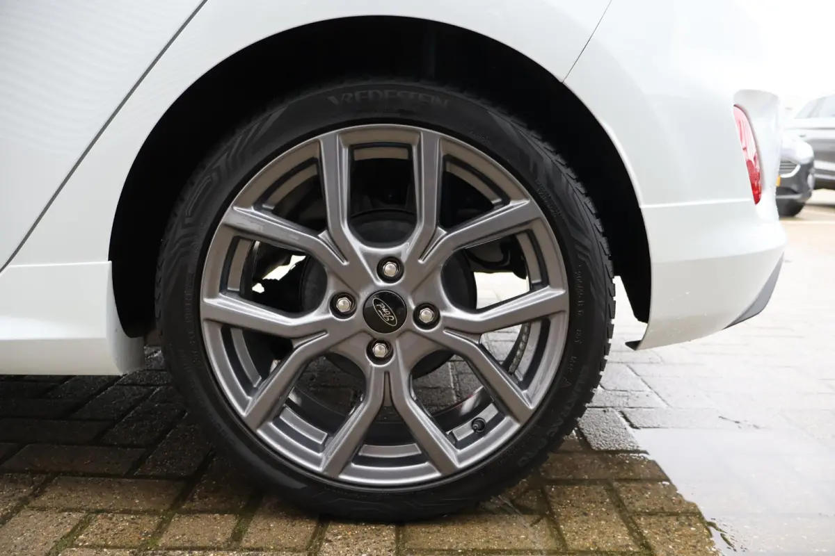 1.0 Hybrid ST-Line 1e Eigenaar | Volledig Onderh | NL-Auto | BTW | Carplay | Navi by app | Cruise | LED | Donkere Hemel | Keyless | DAB | PDC | Start/Stop | Hill-Hold
